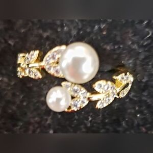 Elegant Gold Pearl and Crystal Ring